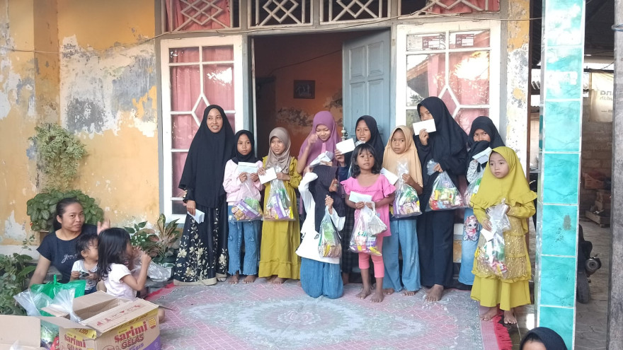 Album : santunan kepada anak yatim  lksa dan desa